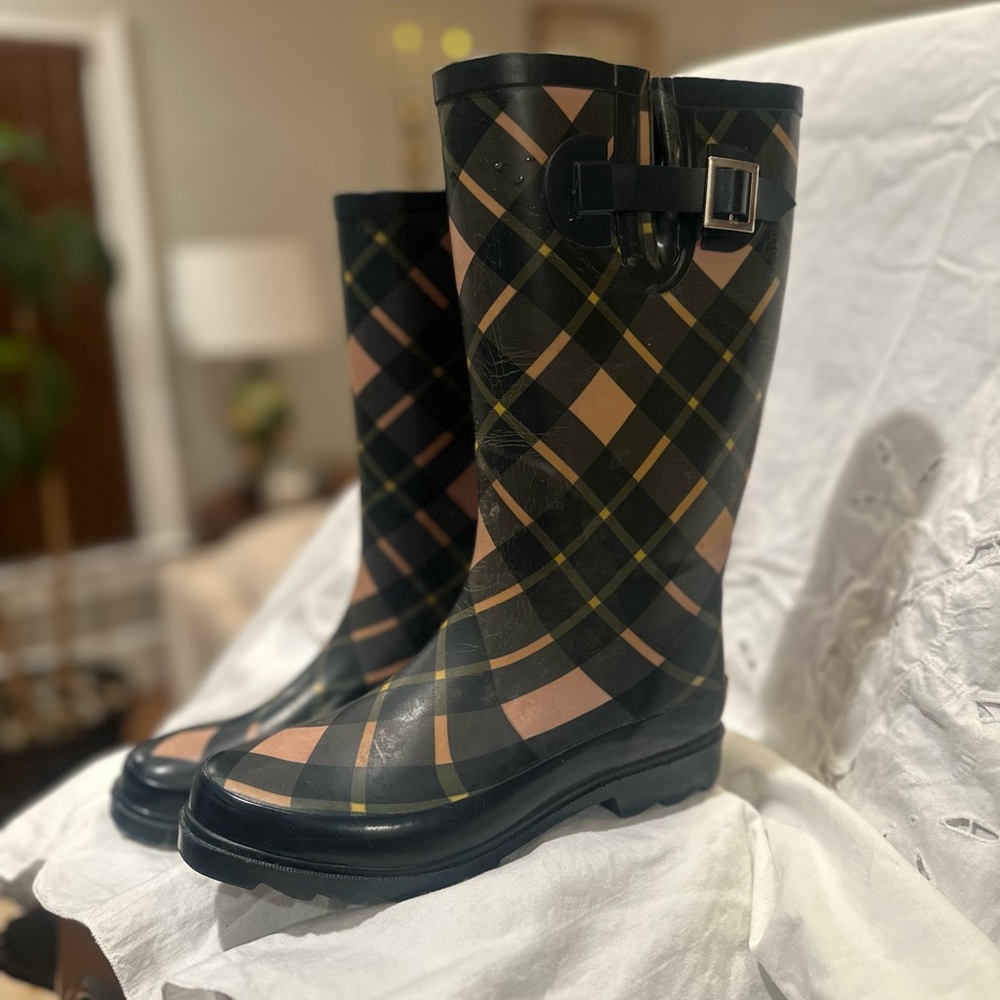 Bit & Bridle Plaid Women's Rain Boots with Pink and Navy